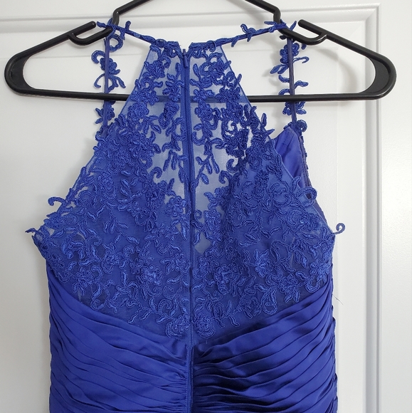 Formal gown - Picture 3 of 4